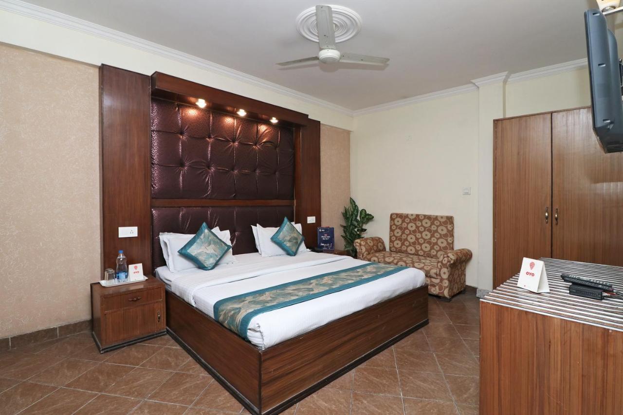 Oyo 1822 Hotel Ambassador Dehradun Ngoại thất bức ảnh