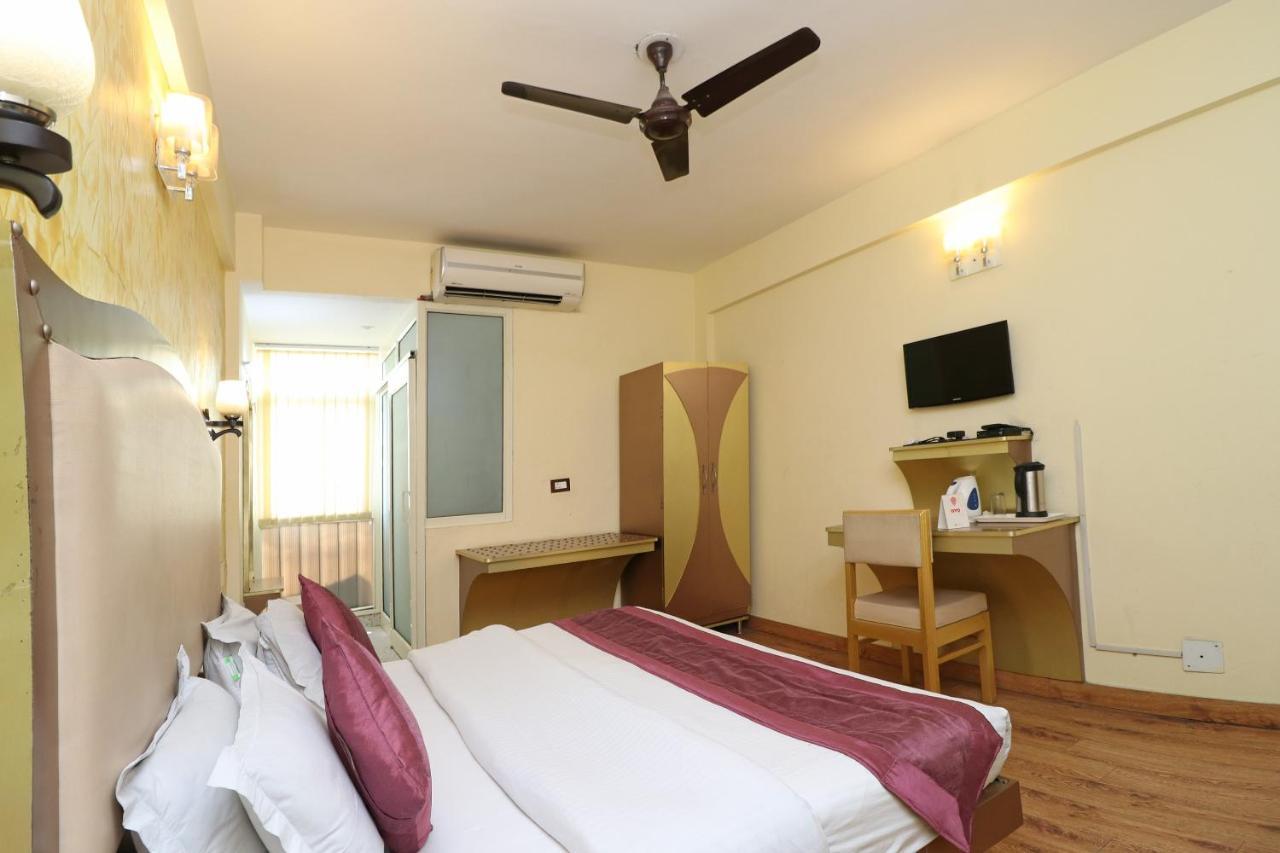 Oyo 1822 Hotel Ambassador Dehradun Ngoại thất bức ảnh