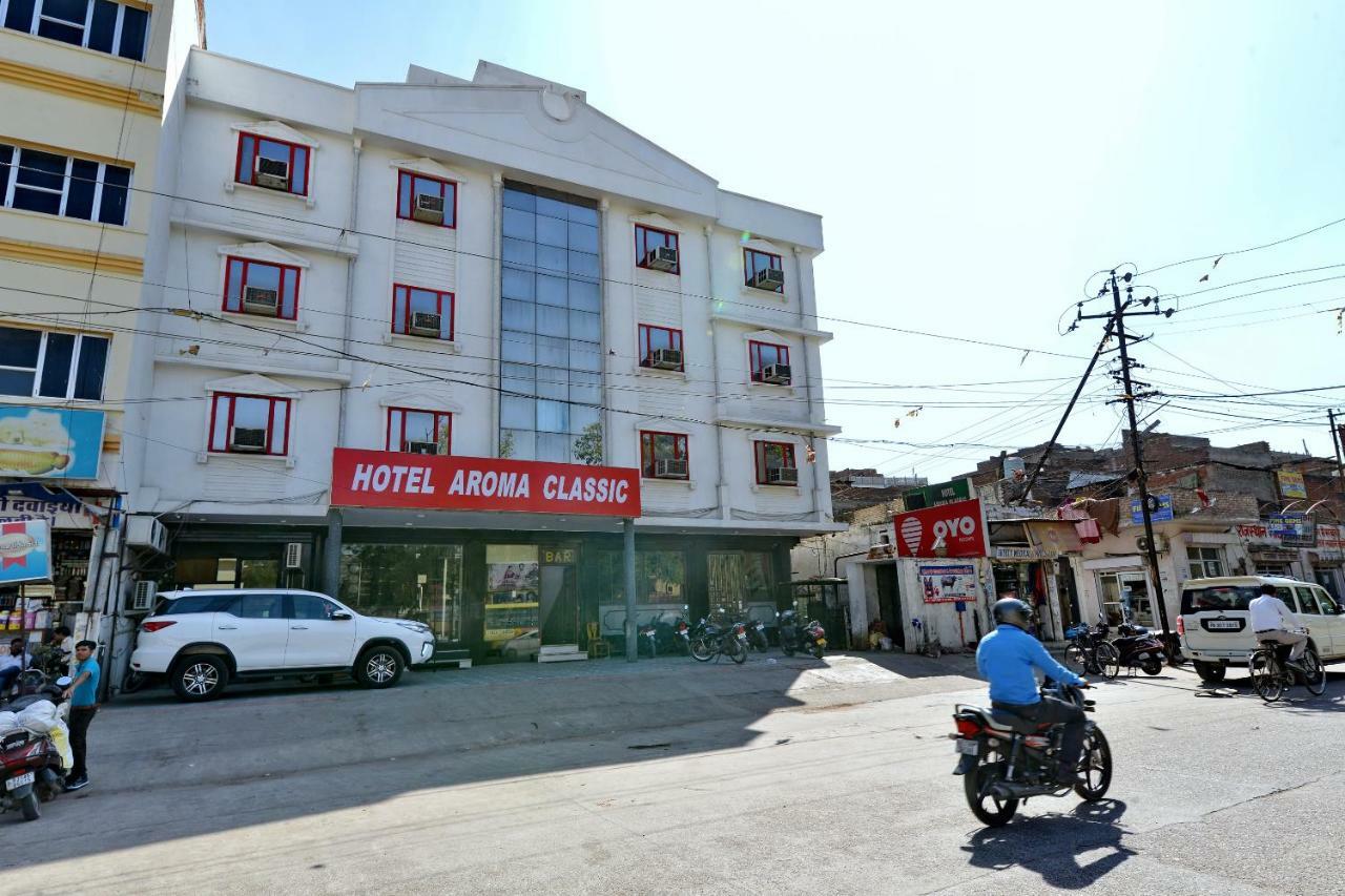 Oyo 1822 Hotel Ambassador Dehradun Ngoại thất bức ảnh